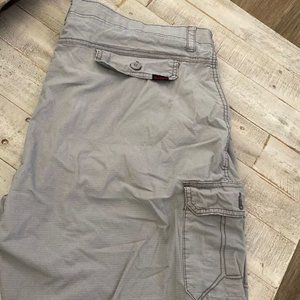 Wear First Cargo Shorts size 40 light gray